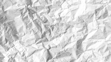 Buruşmuş kağıt dokusu arka planı. Beyaz kırışık çarşaf. Kaplama efekti