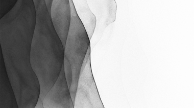 Bulutlu desenli ve aşınmış mermer efektli beyaz kağıda suluboya boya.