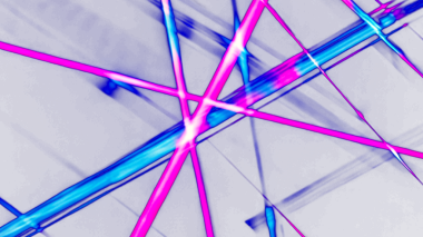 Neon mor ışık huzmeleri, parlak ultraviyole psikedelik soyut arka plan. Parlak çizgiler efekti