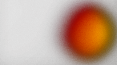 Retro film kaplama etkisi. Gradyan desen ışık sızıntısı alevi. Sıcak ateş tozla ışıldıyor