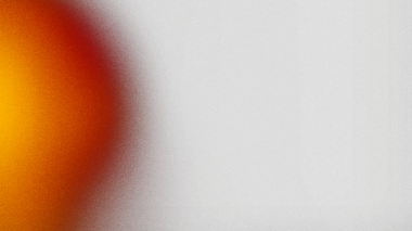 Retro film kaplama etkisi. Gradyan desen ışık sızıntısı alevi. Sıcak ateş tozla ışıldıyor