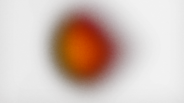 Retro film kaplama etkisi. Gradyan desen ışık sızıntısı alevi. Sıcak ateş tozla ışıldıyor