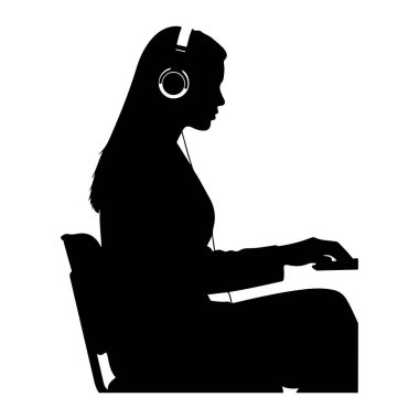 Yan taraftan siyah bir kadın silueti gösteriliyor, bir sandalyede oturuyor ve bir masaya bakıyor. Kulaklık takıyor ve elleri klavye ya da fareyle etkileşime girmiş gibi duruyor. Arka plan bembeyaz..