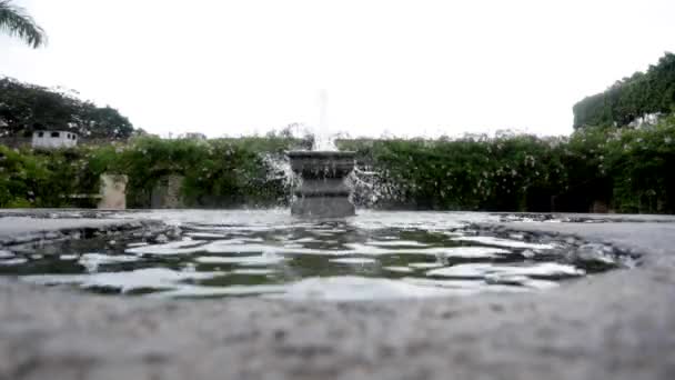 Brunnen statisch erschossen — Stockvideo