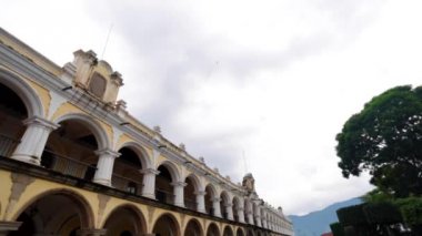 Eski Antigua, Guatemala kasaba meydanında bina Pan