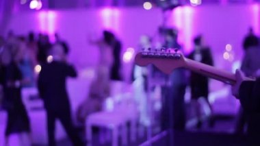 Gitar çalan resmi olay sahnede sahne arkası çekim