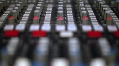 Düğmeleri ve profesyonel ses konsol ışıkları