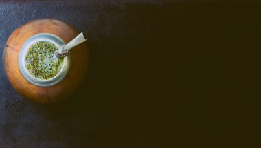 Siyah arka plan üzerine su kabakları yerba dostum. Üstten Görünüm