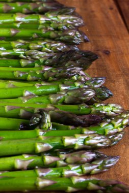 taze yeşil kuşkonmaz