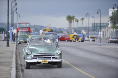 Küba'nın eski arabalar.