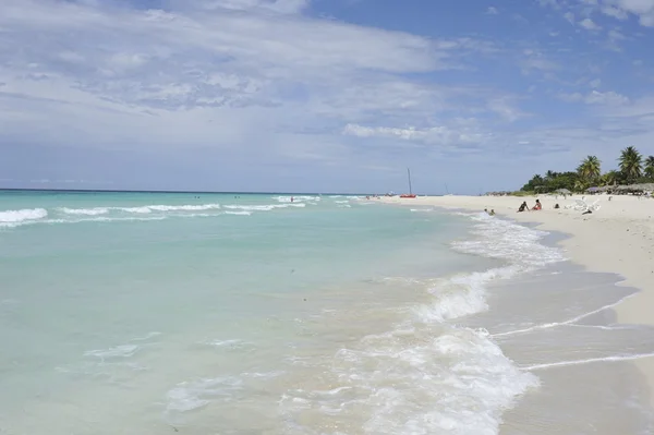 Playa y mar tropical. — Foto de Stock