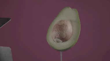 Avokado renk anahtarı için fuşya ekran üzerinde döngü ile döner