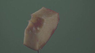 Krom anahtarı için yeşil ekran üzerinde döngü ile şeftali döndürme