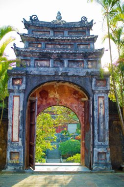 Açık kapı ile Asya Geçidi