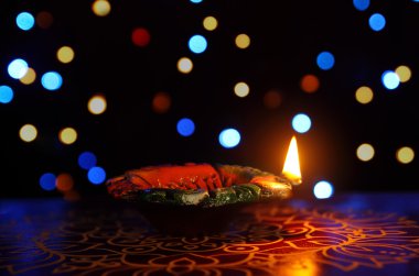 Yağ lambası ile Hint geleneksel kolam