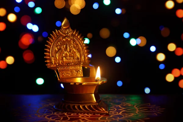 Lâmpada de óleo tradicional kamatshi amman — Fotografia de Stock