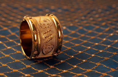 Hint geleneksel altın bilezik