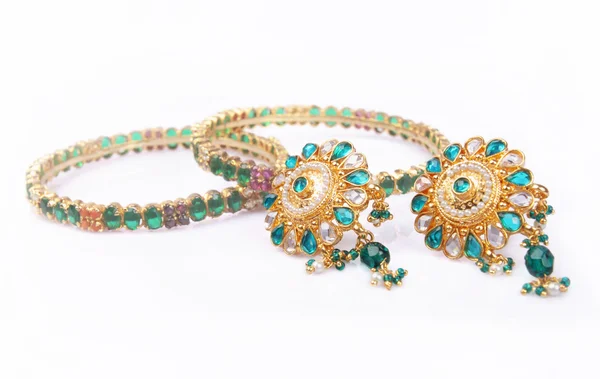 Індійська традиційні Браслети золоті з сережки — стокове фото