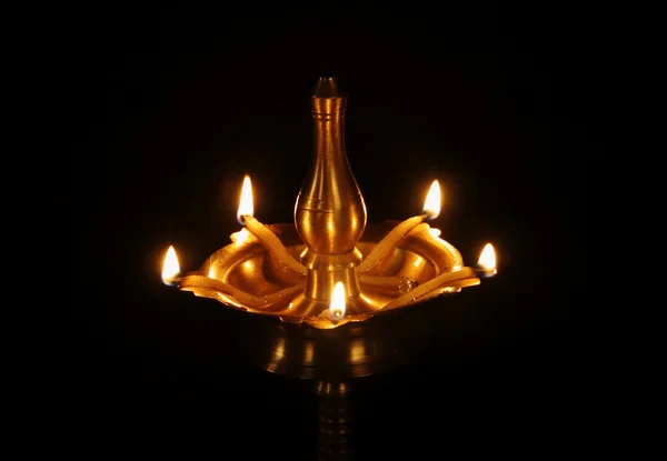 Индийская масляная лампа — стоковое фото
