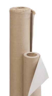 Boş beyaz keten bezler üzerine beyaz izole Resim Sergisi için rulo