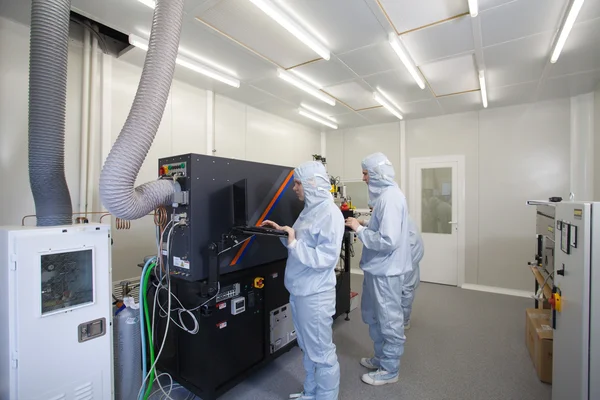 Nükleer Araştırma Merkezi, moleküler ışın epitaxy temiz oda