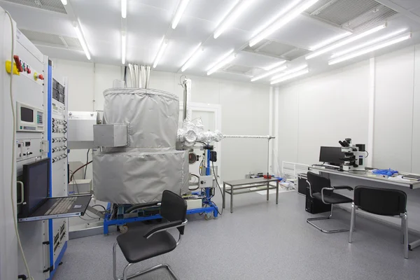 Sala limpia en el centro de investigación nuclear, epitaxia de haz molecular —  Fotos de Stock