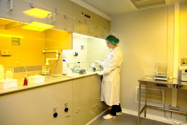 Clean room in nuclear research centre, photolithography — Stock Photo, Image