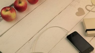 Elma ve telefon üzerinden yükleme