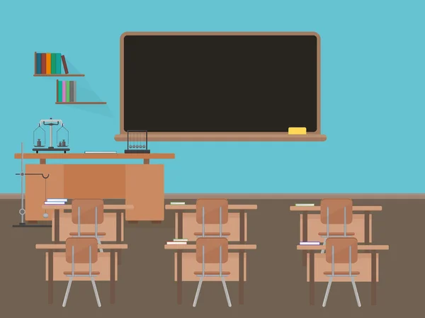 Salle de classe vide avec bureau noir, tables et chaises pour les élèves . — Image vectorielle