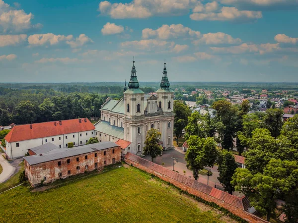 Parochiekerk Paradyz Polen — Stockfoto