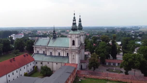 Iglesia Parroquial Paradyz Polonia — Vídeos de Stock