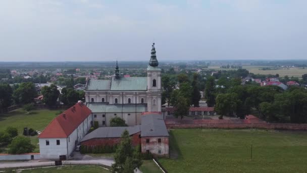Ενοριακή Εκκλησία Στο Paradyz Πολωνία — Αρχείο Βίντεο