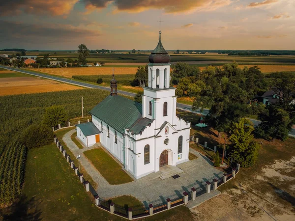 Kyrkan Sedd Ovanifrån Byn Brzykow Polen — Stockfoto