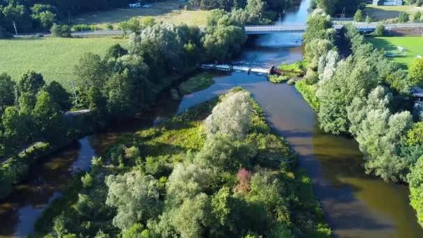 ポーランド中央部のワルタ川を示す無人機からの写真 — ストック動画