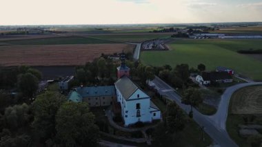 Polonya, Oporw 'daki Pauline Manastırı.