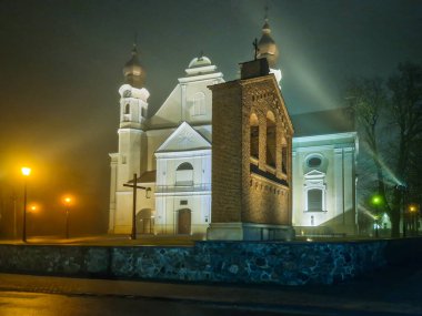 Kiliseler ve Piskopos Anıtı, Polonya.