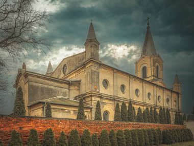 Polonya 'nın Zdunska Wola kentindeki tarihi mimari.