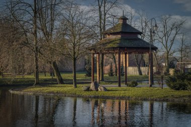 Polonya 'nın Zdunska Wola kentindeki tarihi mimari.