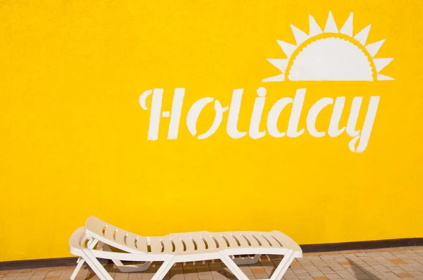 Διακοπές Καλοκαιρινές Διακοπές Και Διακοπές Κίτρινο Φόντο Κείμενο Στον Κίτρινο — Φωτογραφία Αρχείου