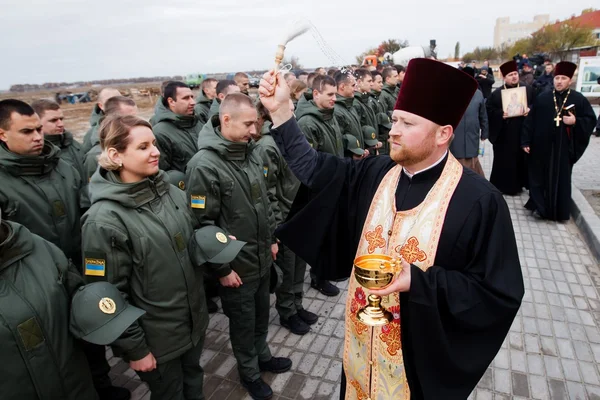 Пілотний проект адрес у Києві пропуску через державний кордон в рамках реформи Державної прикордонної служби. 160 прикордонники були відібрані 373 кандидатів. Будівництво будинку в Борисполі для плоских 66 — стокове фото