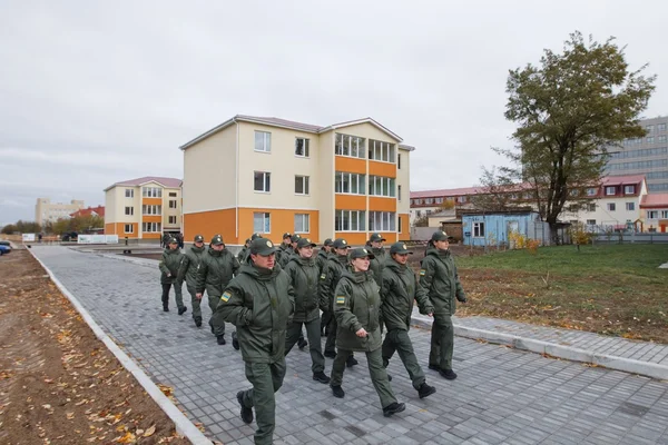 Пілотний проект адрес у Києві пропуску через державний кордон в рамках реформи Державної прикордонної служби. 160 прикордонники були відібрані 373 кандидатів. Будівництво будинку в Борисполі для плоских 66 — стокове фото