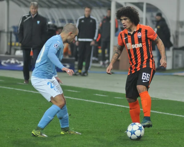 FC Šachtar Doněck Fc 4-0 Malmö v osmifinále Ligy mistrů Uefa na stadionu Lviv arény ve Lvově dne 3 listopadu, 2015. Gladkiy, Srna, Eduardo a Teixeira za Šachtar. — Stock fotografie