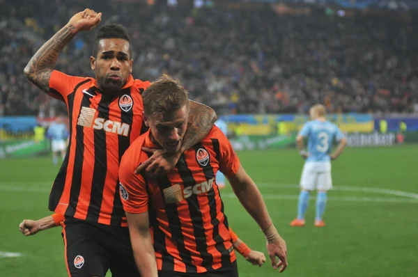 FC Šachtar Doněck Fc 4-0 Malmö v osmifinále Ligy mistrů Uefa na stadionu Lviv arény ve Lvově dne 3 listopadu, 2015. Gladkiy, Srna, Eduardo a Teixeira za Šachtar. — Stock fotografie