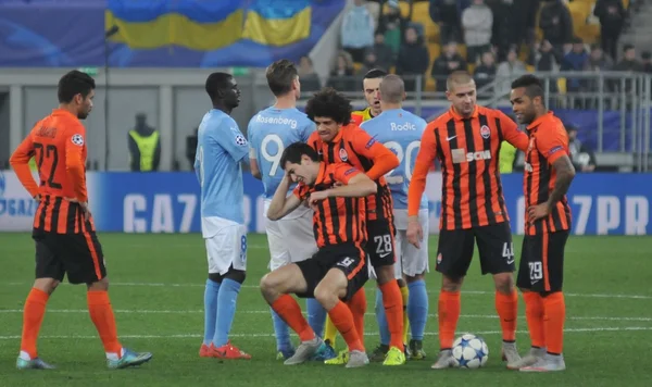 FC Šachtar Doněck Fc 4-0 Malmö v osmifinále Ligy mistrů Uefa na stadionu Lviv arény ve Lvově dne 3 listopadu, 2015. Gladkiy, Srna, Eduardo a Teixeira za Šachtar. — Stock fotografie