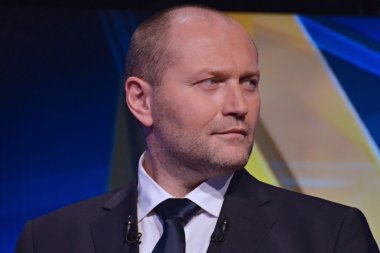 Boryslav Bereza, Kiev Belediye Başkanı, sonrası için iki aday tartışmalar Taras Şevçenko Üniversitesi Kiev'ın ikinci tur 11 Kasım 2015 tarihinde önce aldı. Aday Vitali Klitschko di