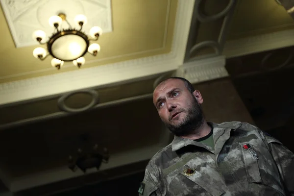 Werchownej zastępca Dmytro Yarosh zapowiada, że kroki w dół jako lider prawo sektora ruch Wyzwolenia Narodowego. — Zdjęcie stockowe