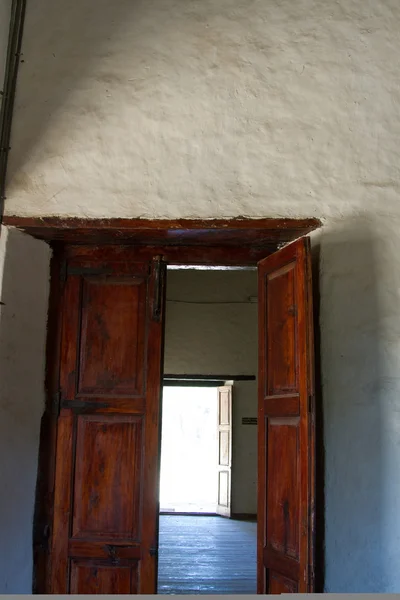 Kapı yolu, İmparator Sarayı Menelik II, Addis Ababa