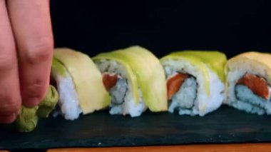 Kadın yapma Sashimi