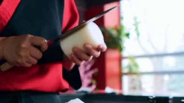 Kadın yapma Sashimi