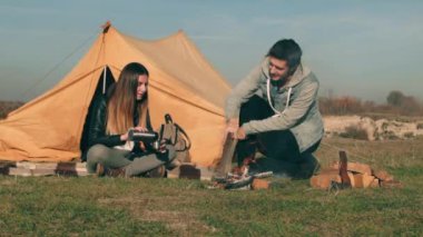 Adam ve kız niteliğine